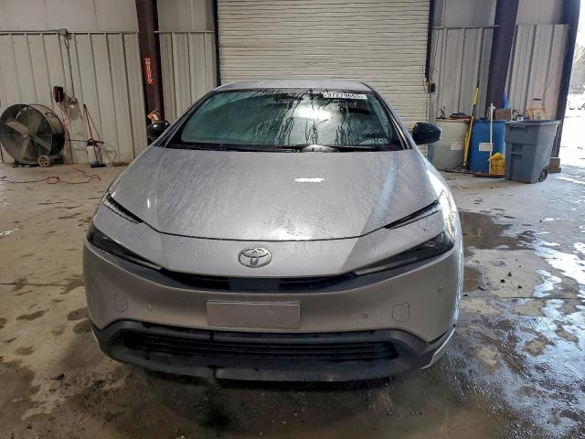Toyota Prius Le Image 6