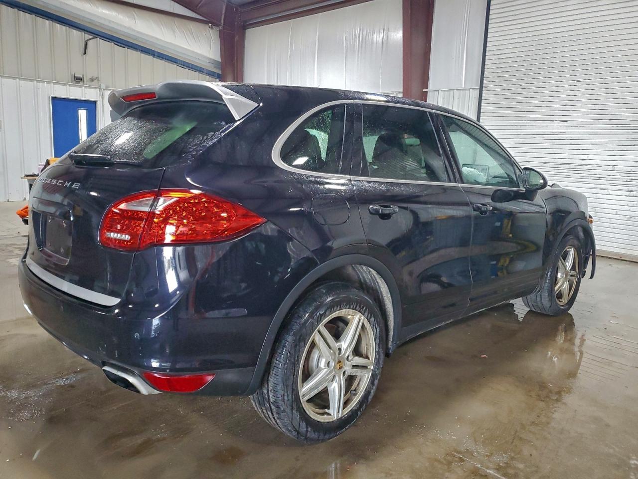 Porsche Cayenne Image 3
