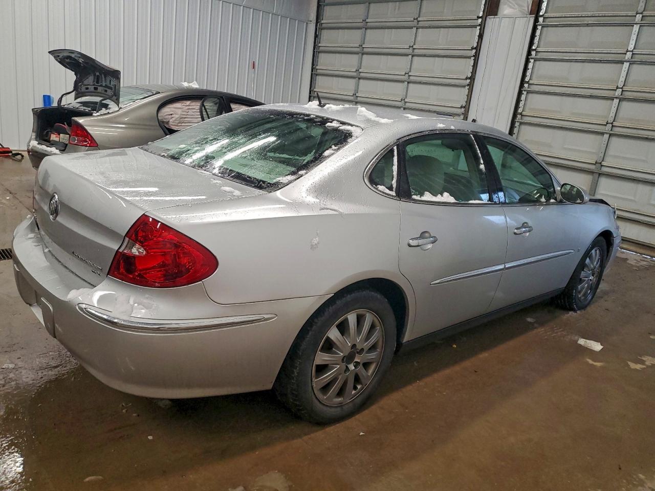 Buick LaCrosse Cx Image 2