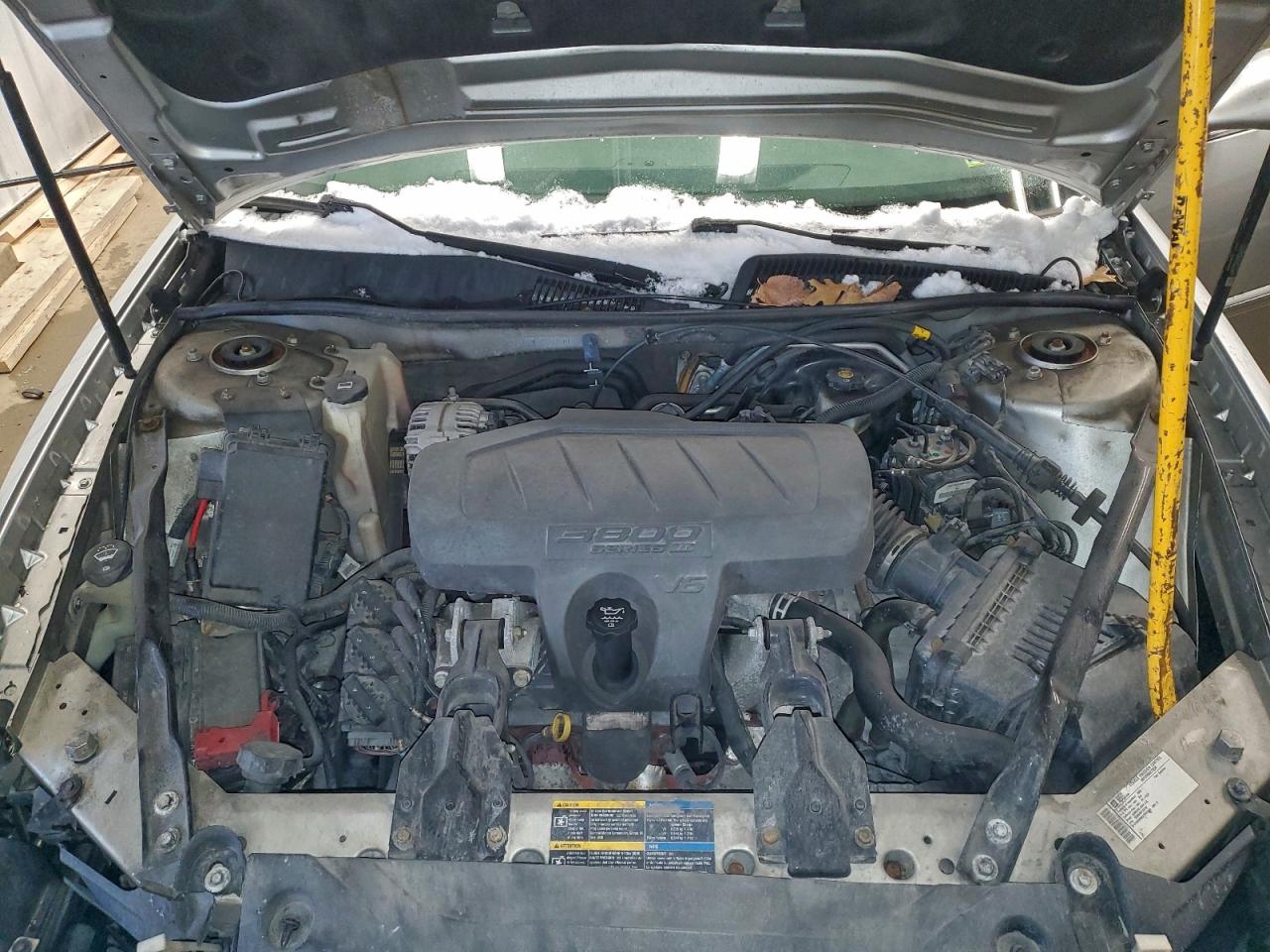 Buick LaCrosse Cx Image 3