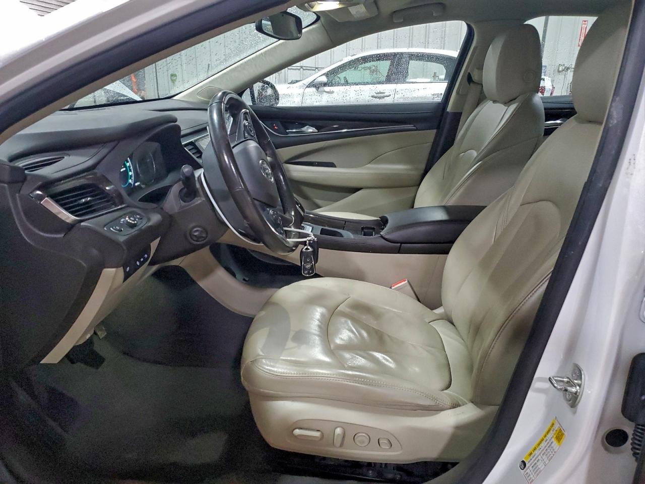 Buick LaCrosse Premium Image 7