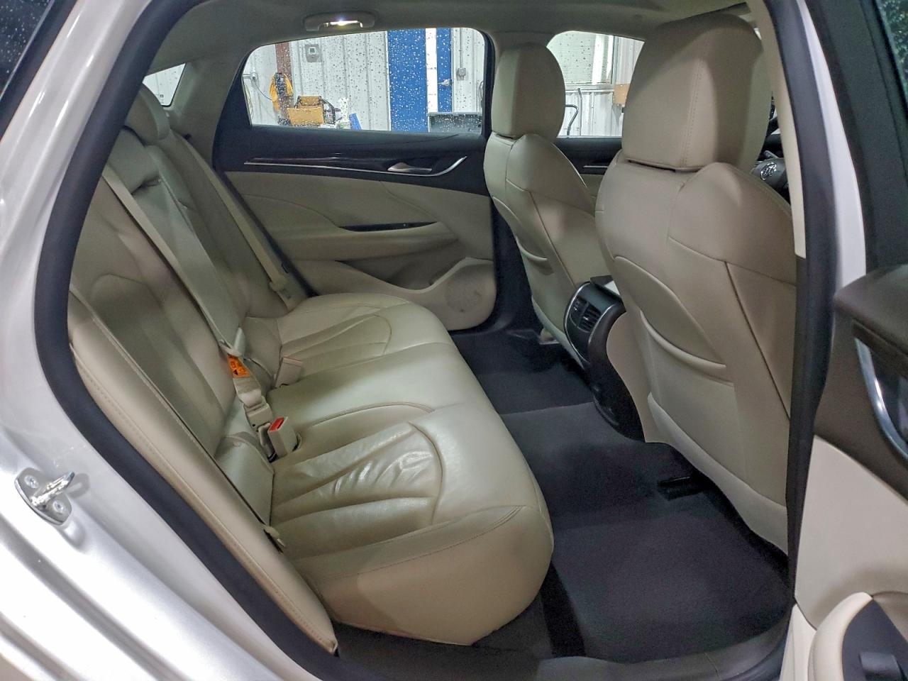 Buick LaCrosse Premium Image 12