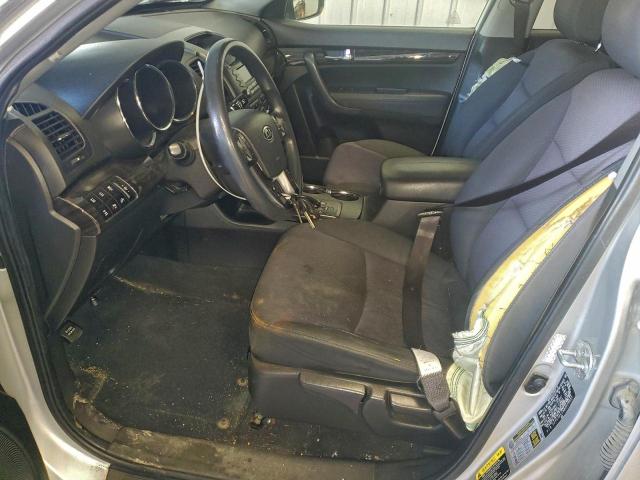 Kia Sorento Base Image 11