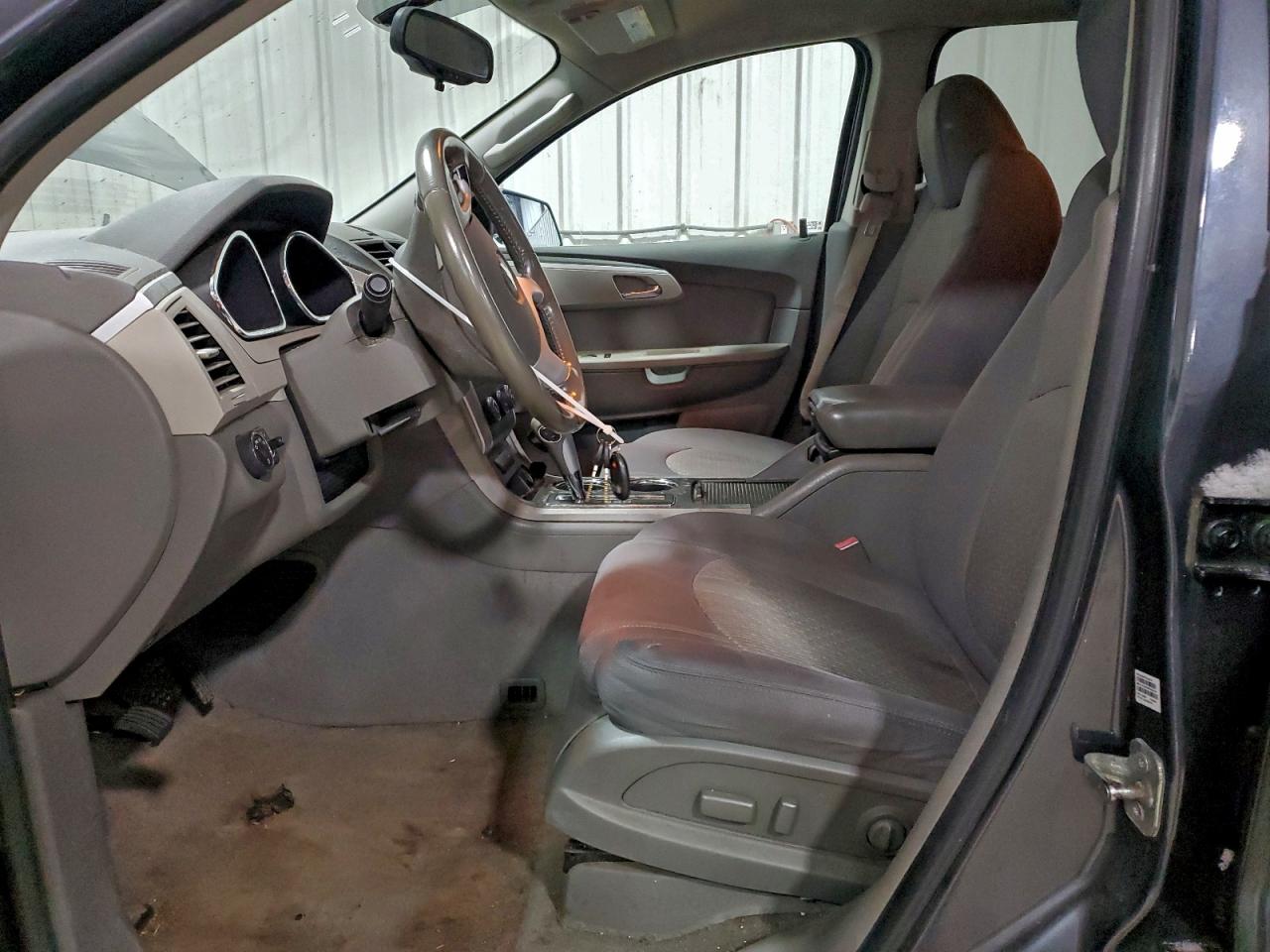 Chevrolet Traverse Ls Image 8