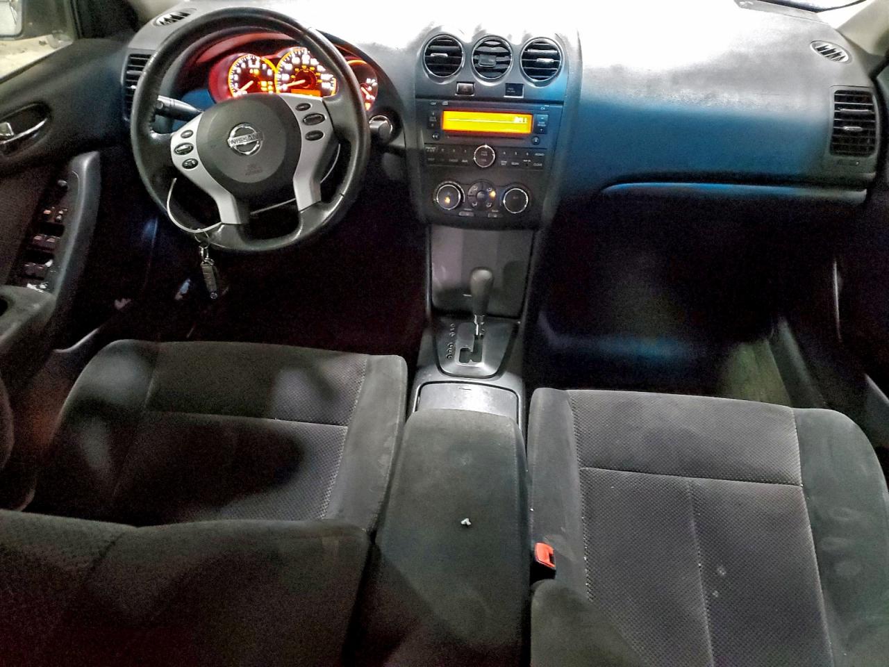 Nissan Altima 2.5 Image 2