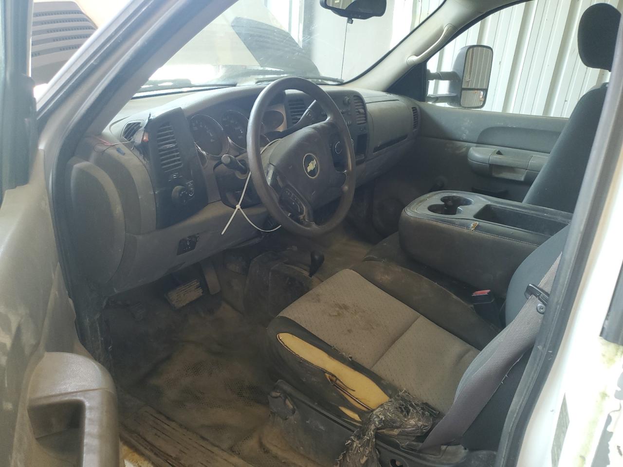 Chevrolet Silverado K2500 Heavy Duty Image 8