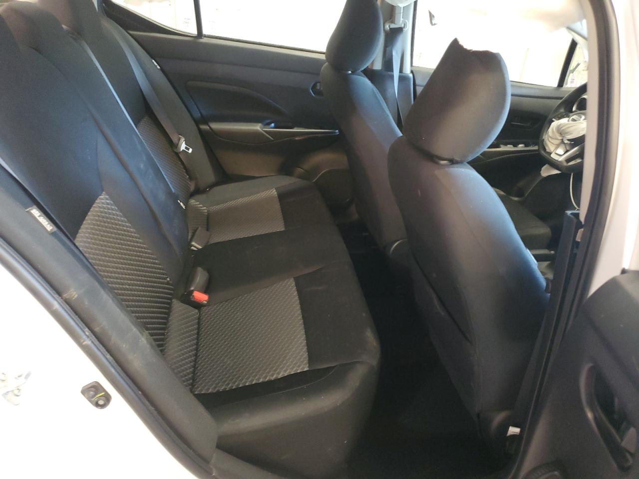 Nissan Versa S Image 7