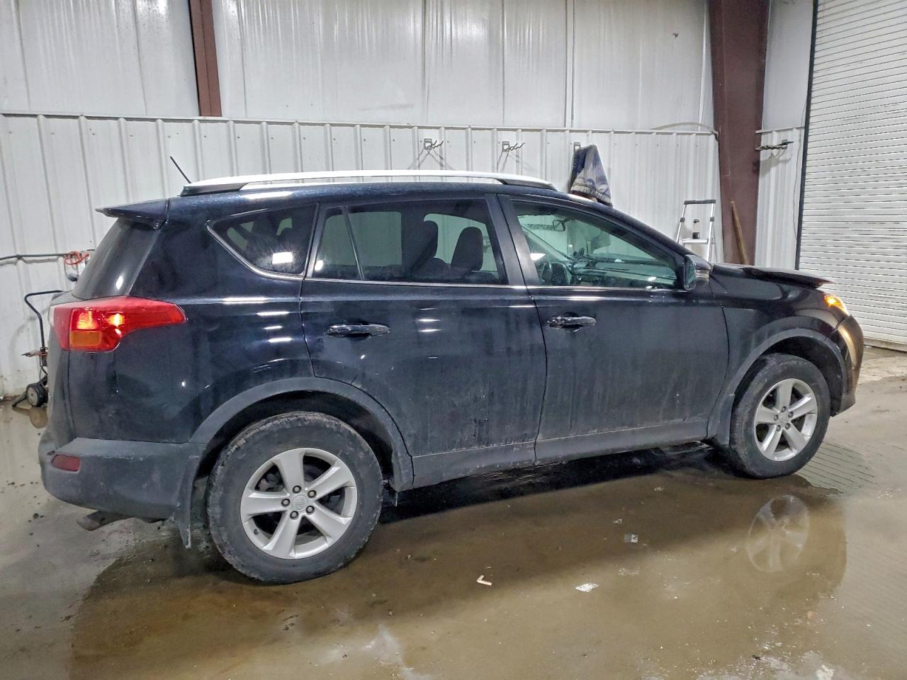Toyota RAV4 Xle Image 2