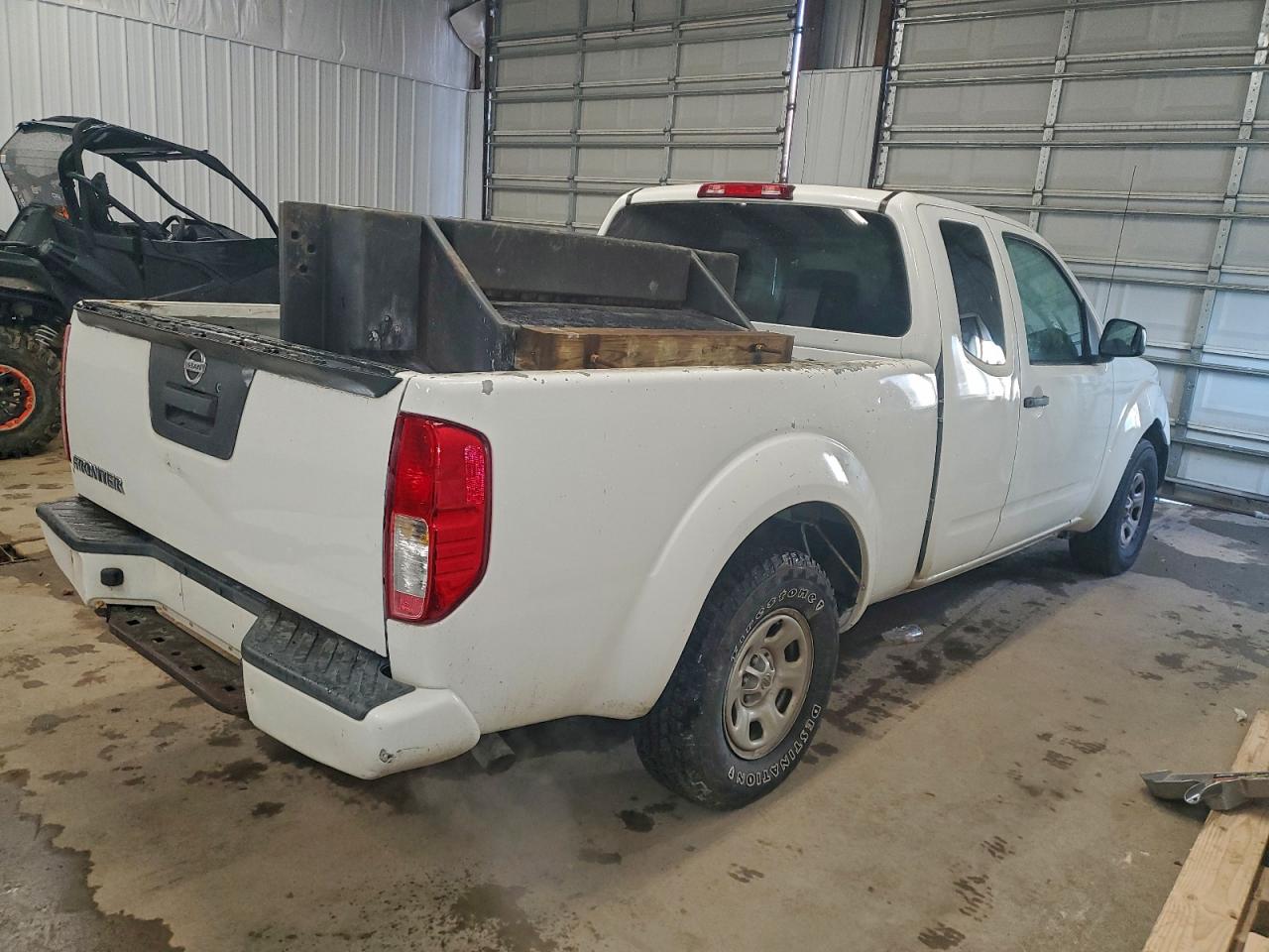 Nissan Frontier S Image 2