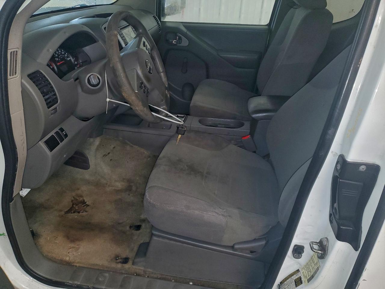 Nissan Frontier S Image 6