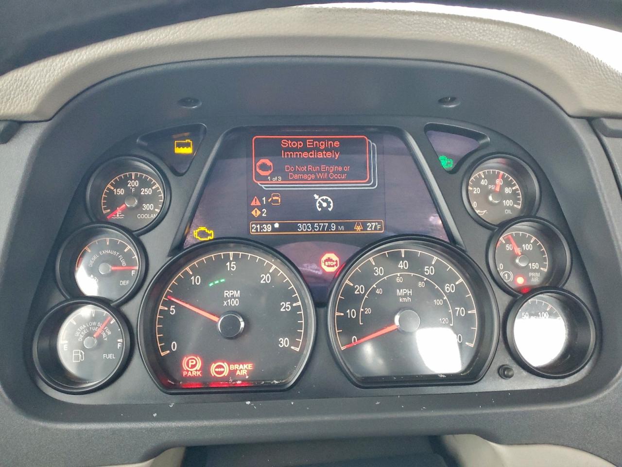 Peterbilt 579 Image 6