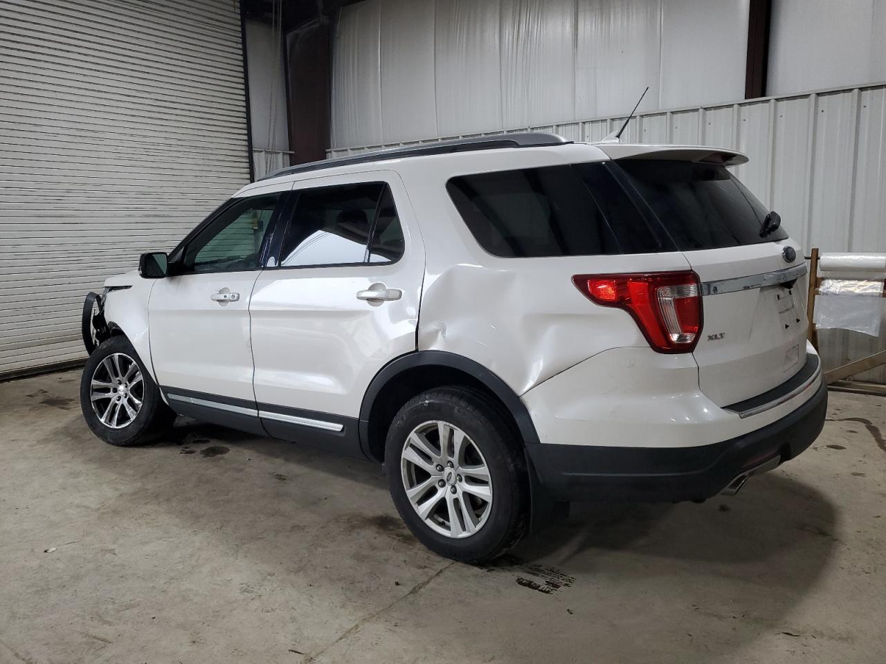 Ford Explorer Xlt Image 12