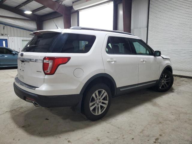 Ford Explorer Xlt Image 3