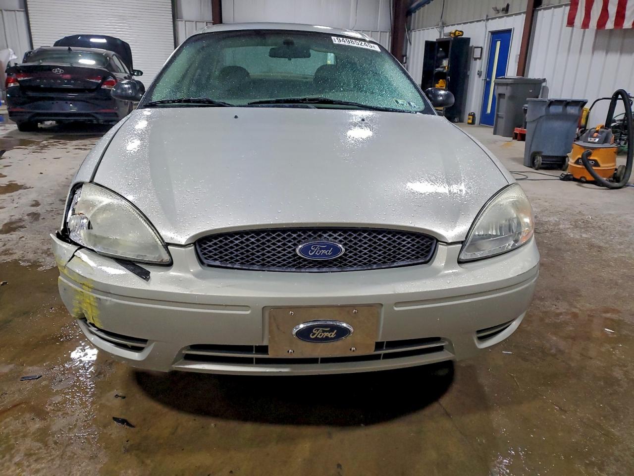 Ford Taurus Se Image 5