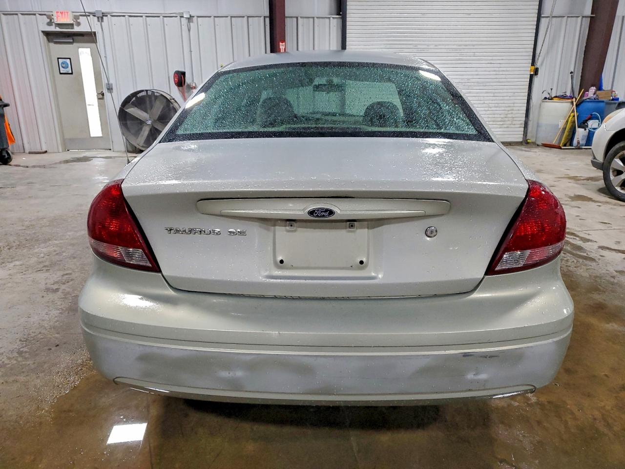 Ford Taurus Se Image 3