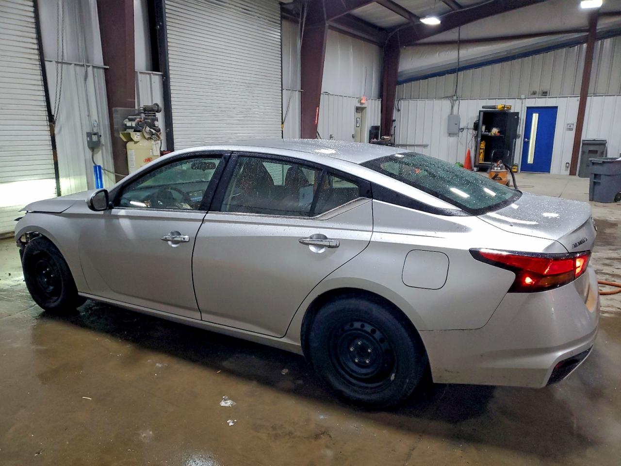 Nissan Altima S Image 2