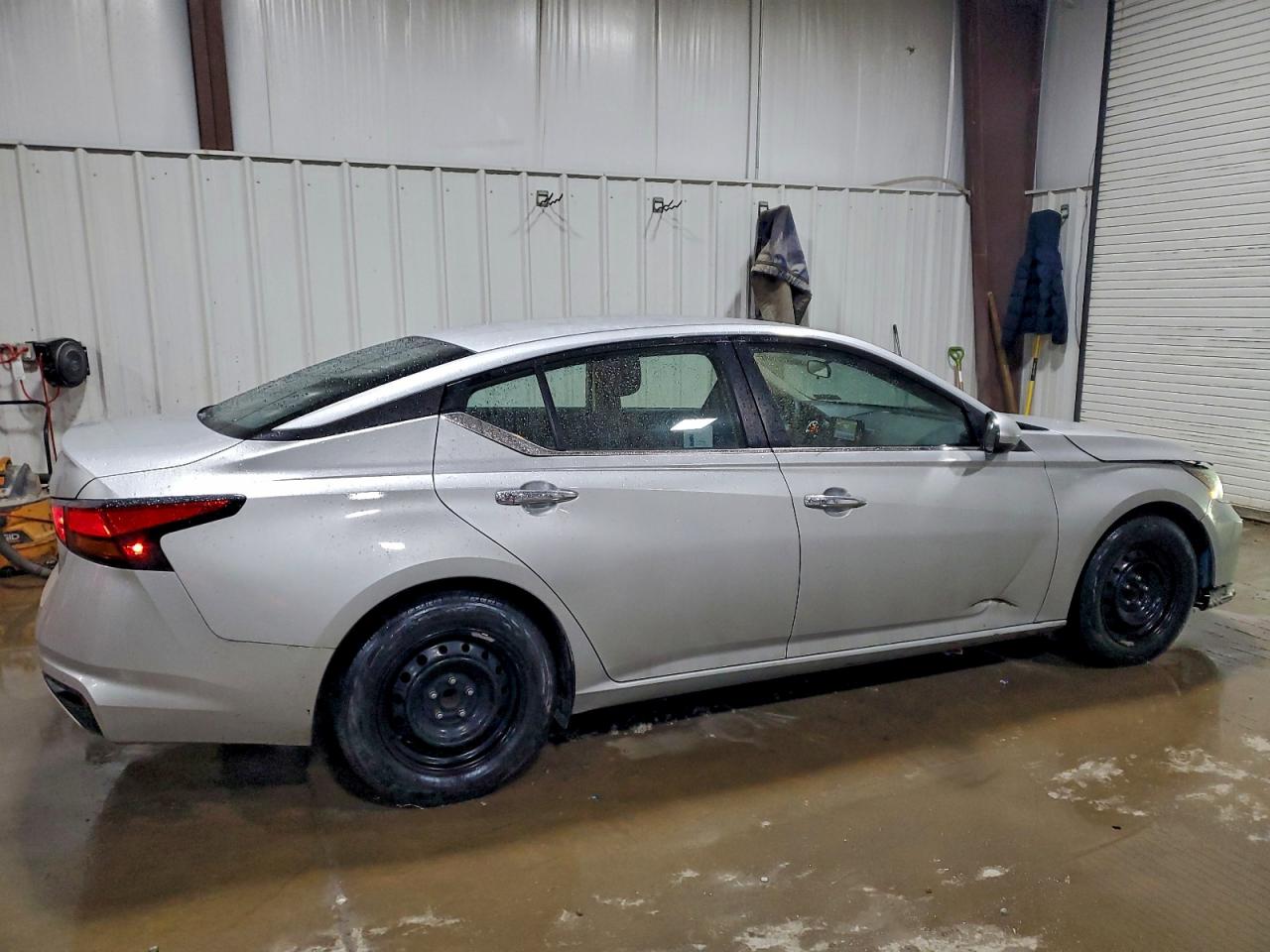 Nissan Altima S Image 10