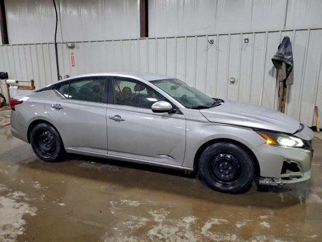 Nissan Altima S Image 8