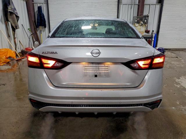 Nissan Altima S Image 6