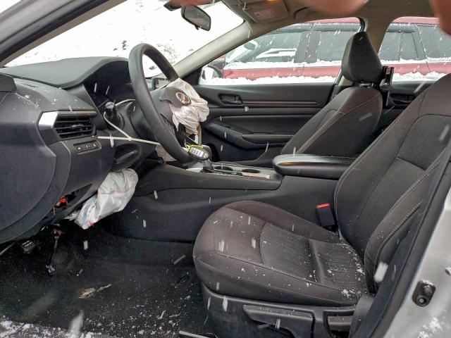 Nissan Altima S Image 4