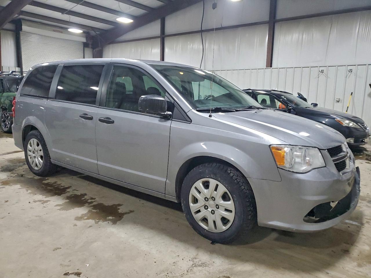 Dodge Caravan Se Image 2