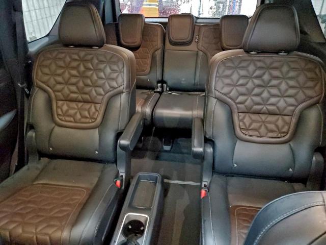 Nissan Armada Platinum Image 2