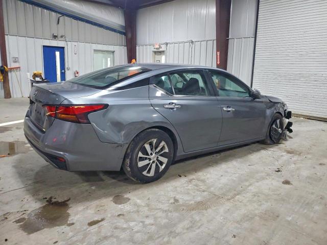 Nissan Altima S Image 2