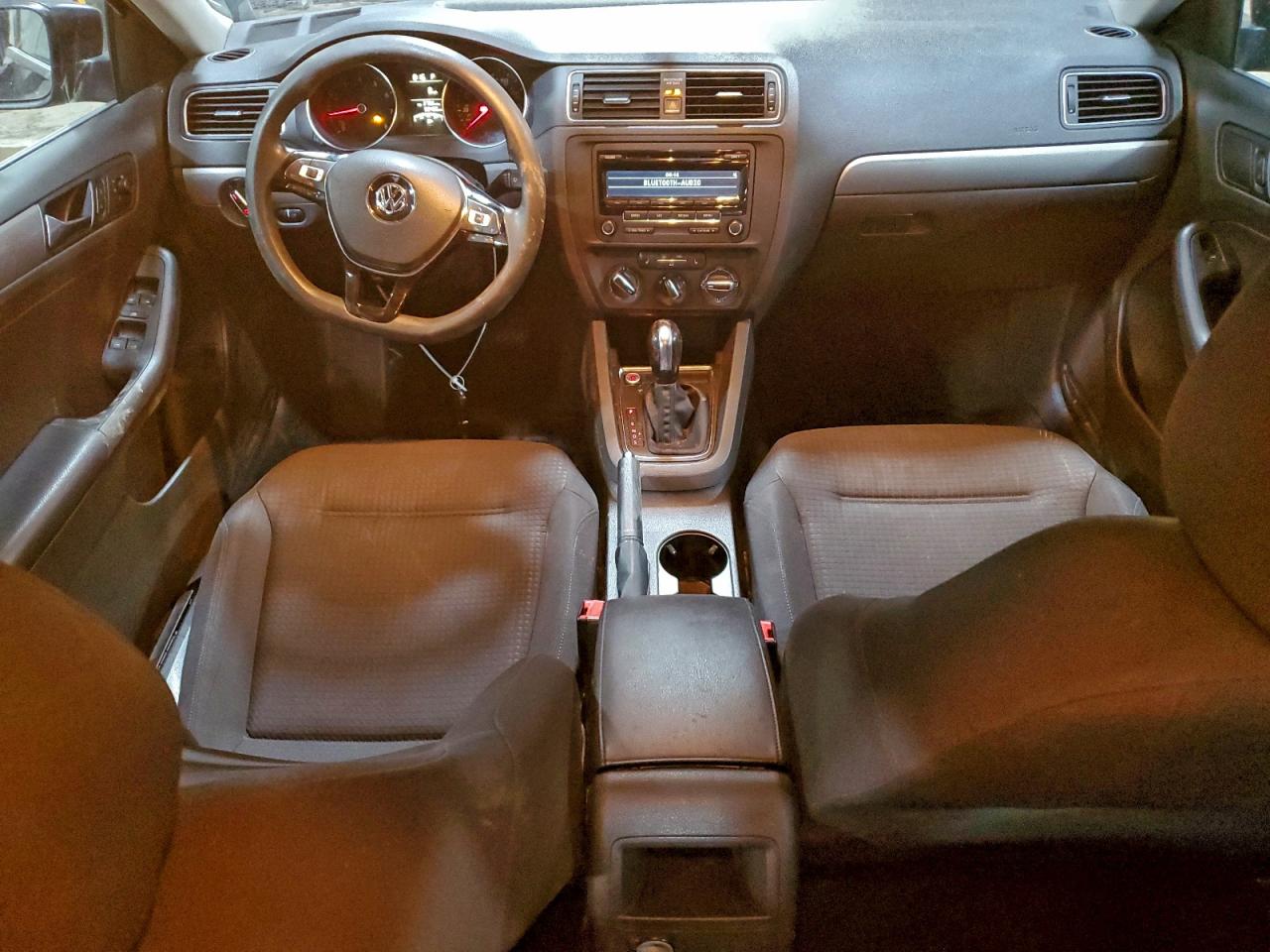 Volkswagen Jetta Se Image 2