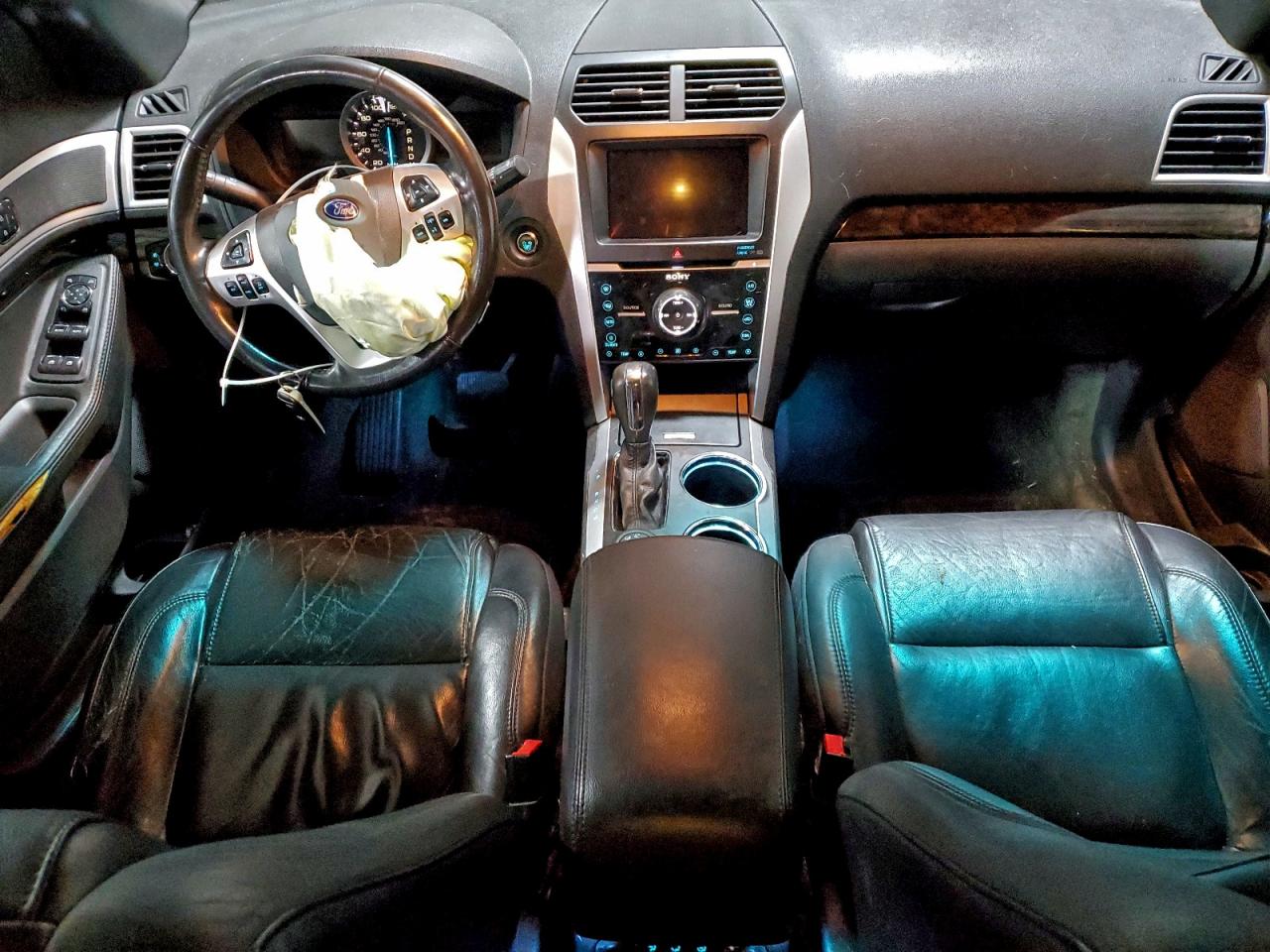 Ford Explorer Limited Image 7