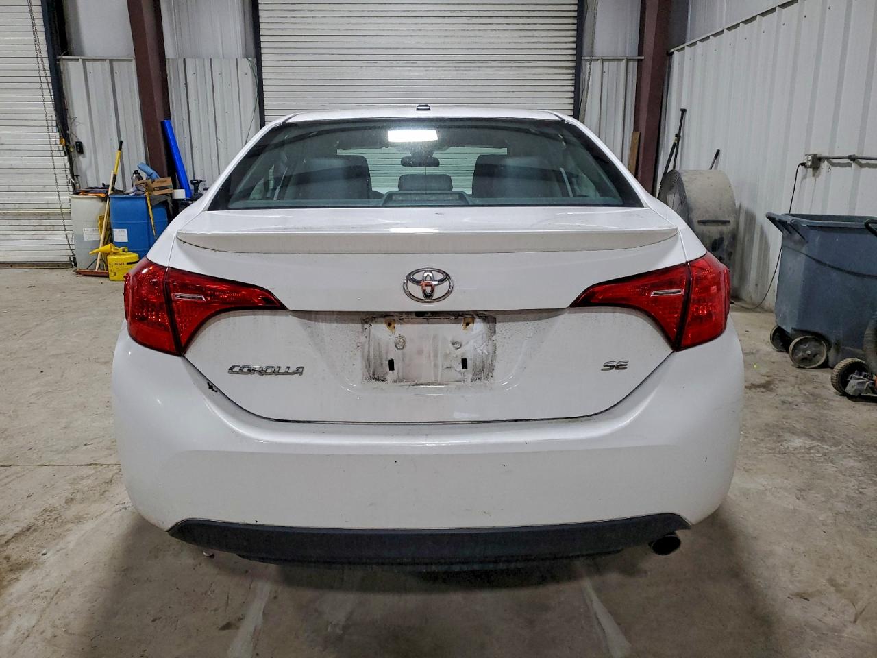 Toyota Corolla L Image 10
