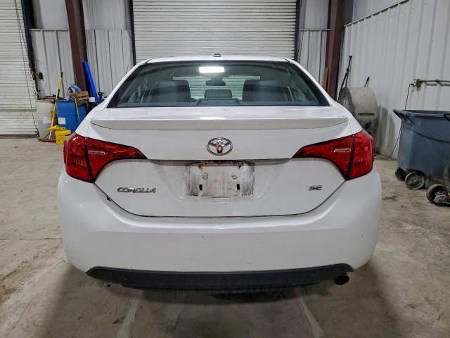 Toyota Corolla L Image 10