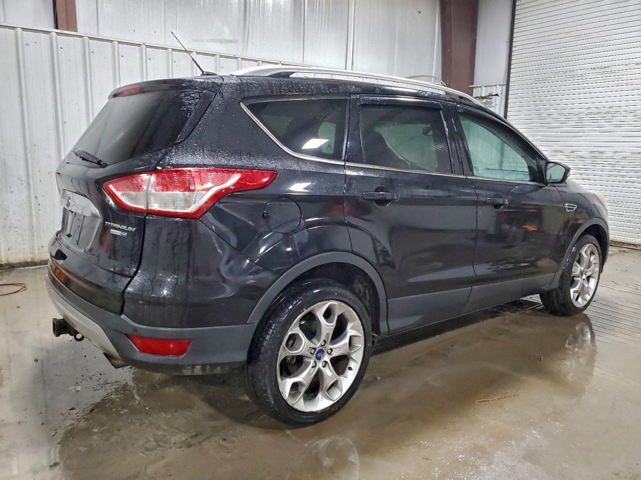 Ford Escape Titanium Image 2