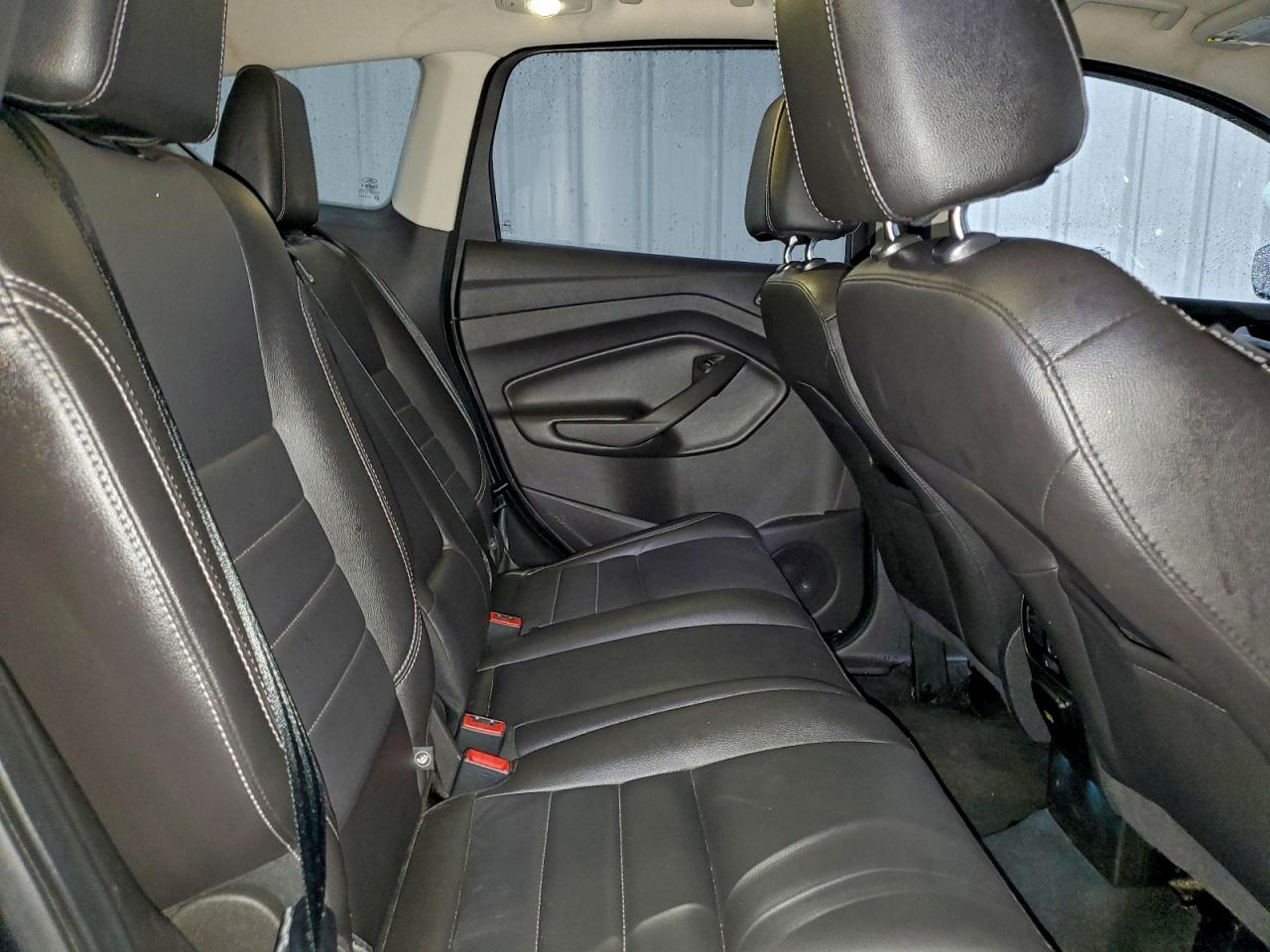 Ford Escape Titanium Image 13