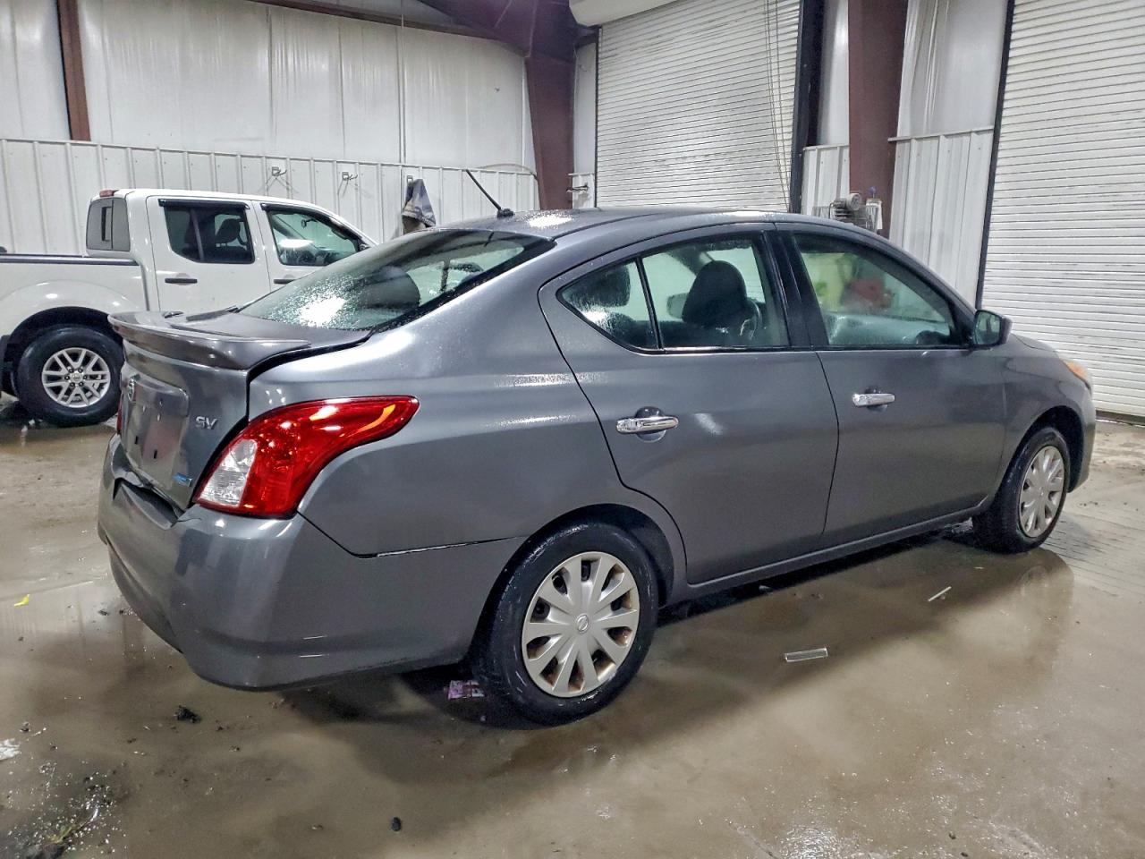 Nissan Versa S Image 6