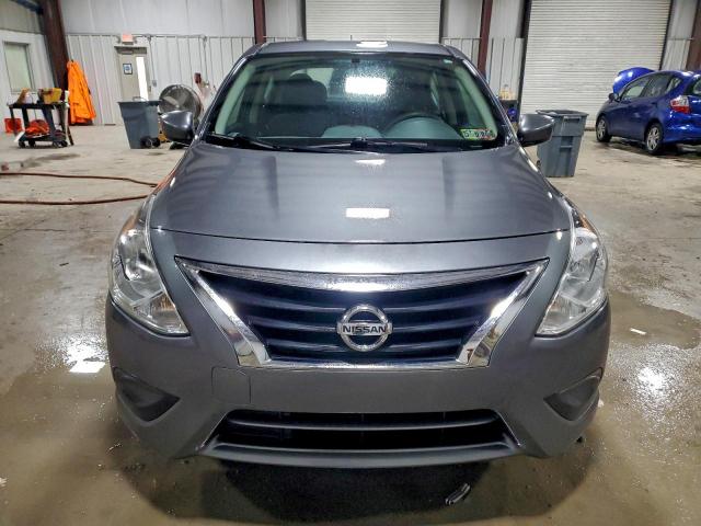 Nissan Versa S Image 8