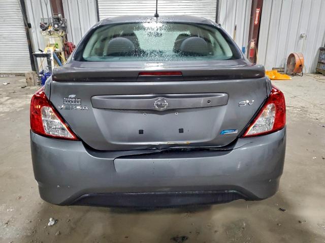 Nissan Versa S Image 9