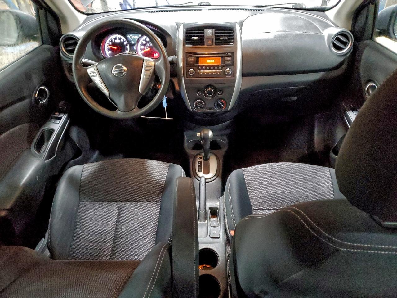 Nissan Versa S Image 3