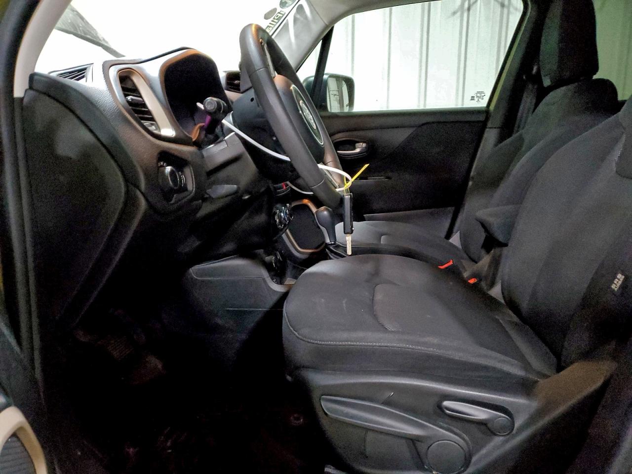 Jeep Renegade Sport Image 13