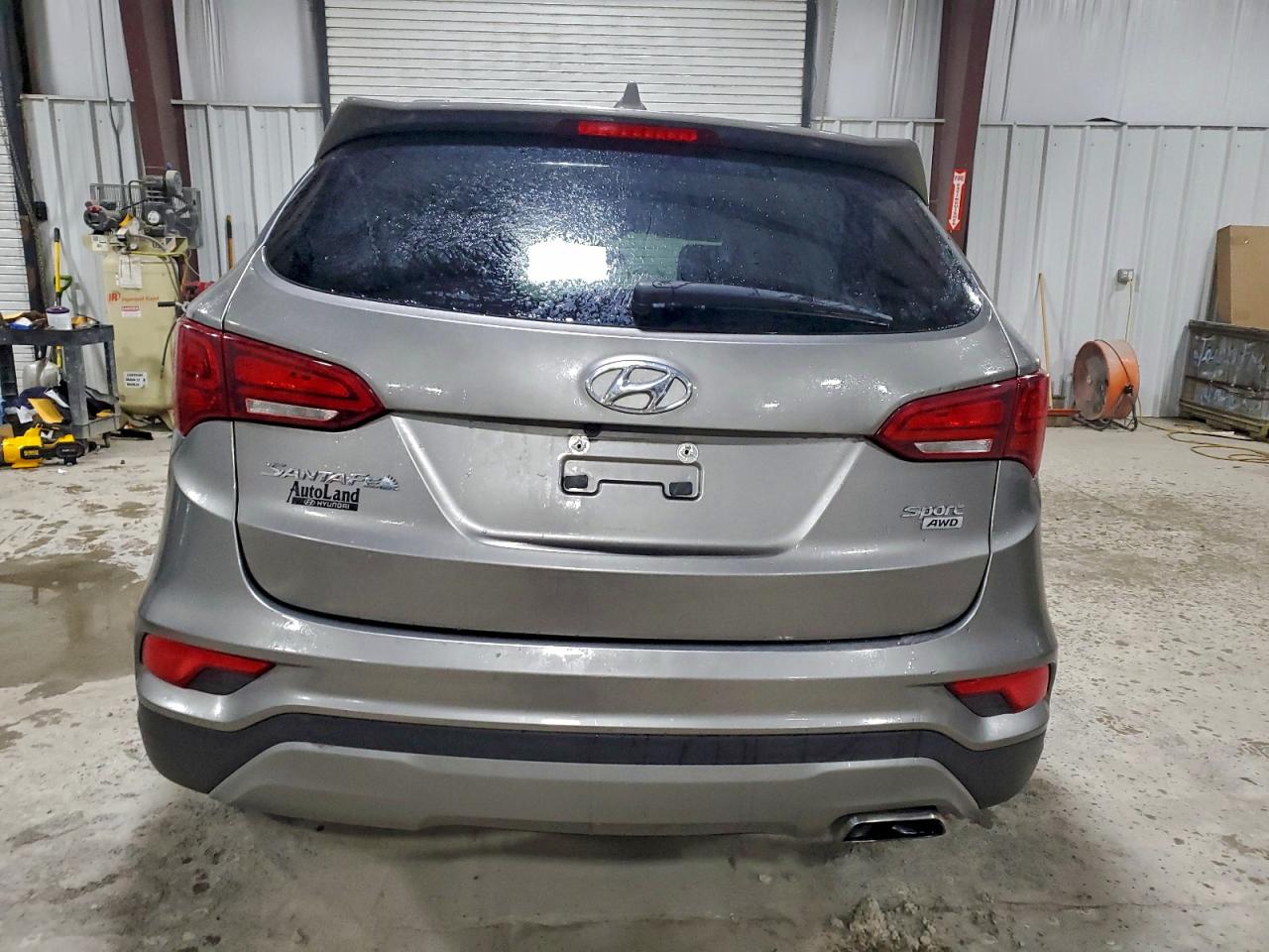 Hyundai SANTA FE Image 3