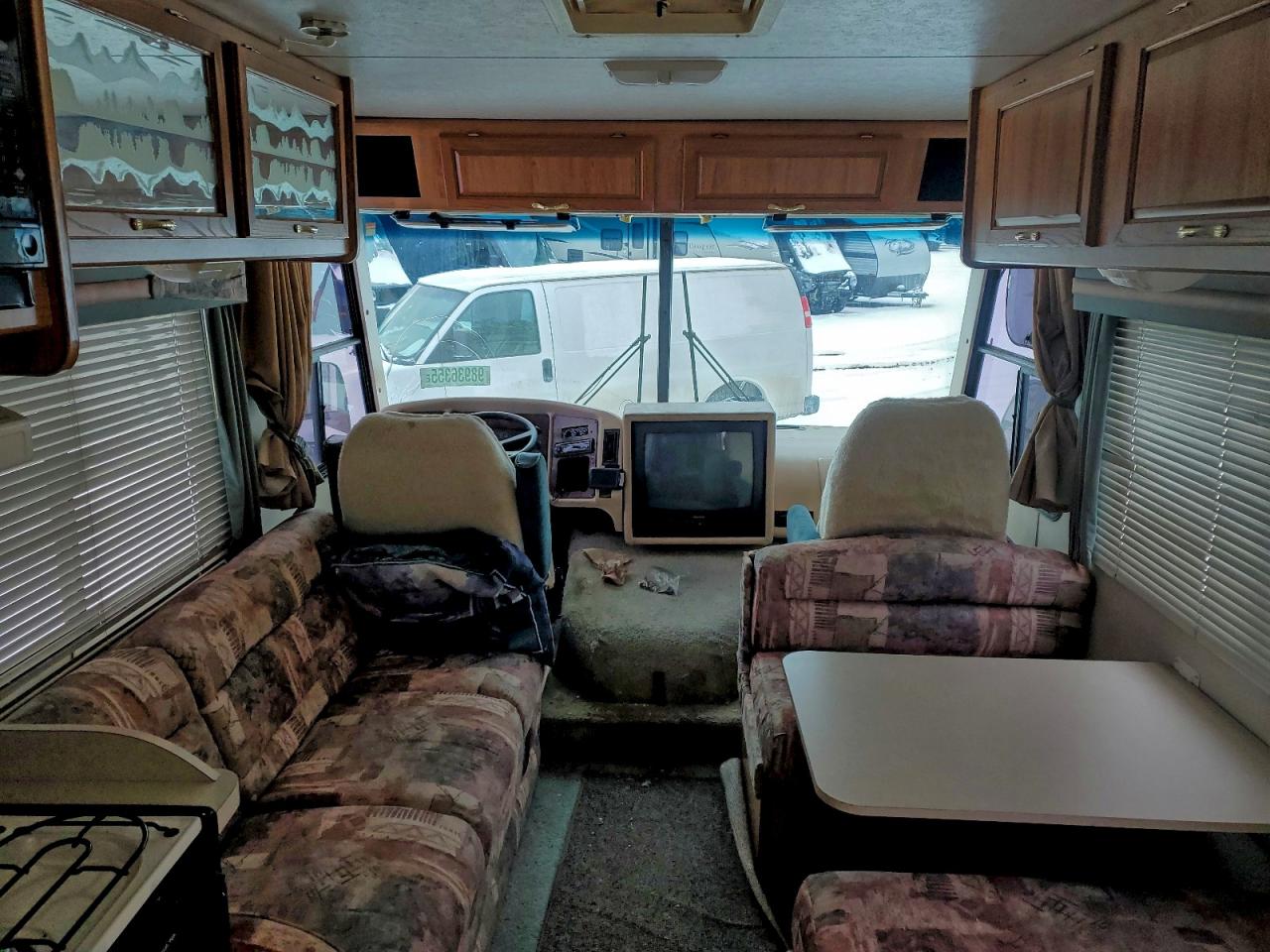 Coachmen Motor Home P3500 Image 3