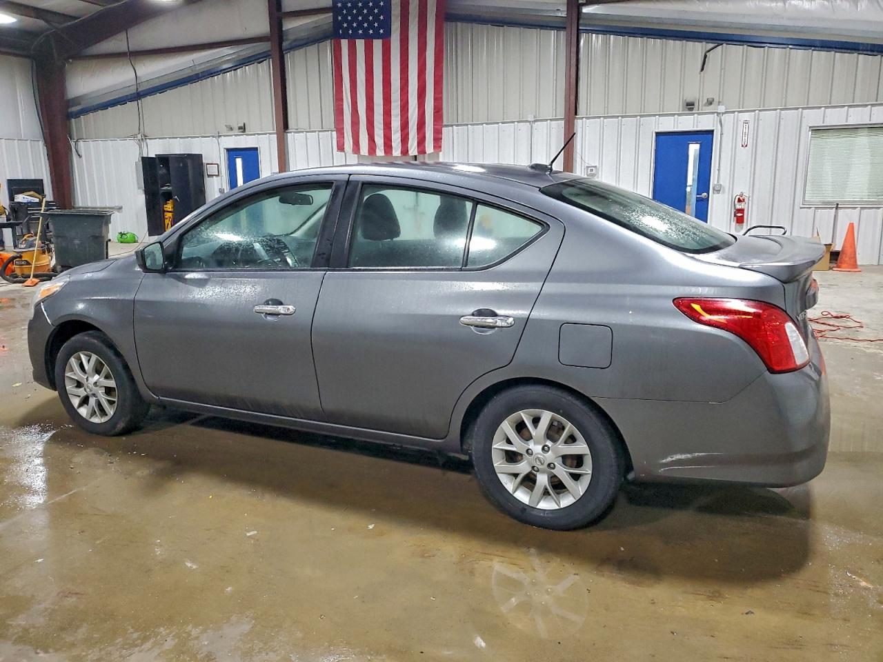 Nissan Versa S Image 5