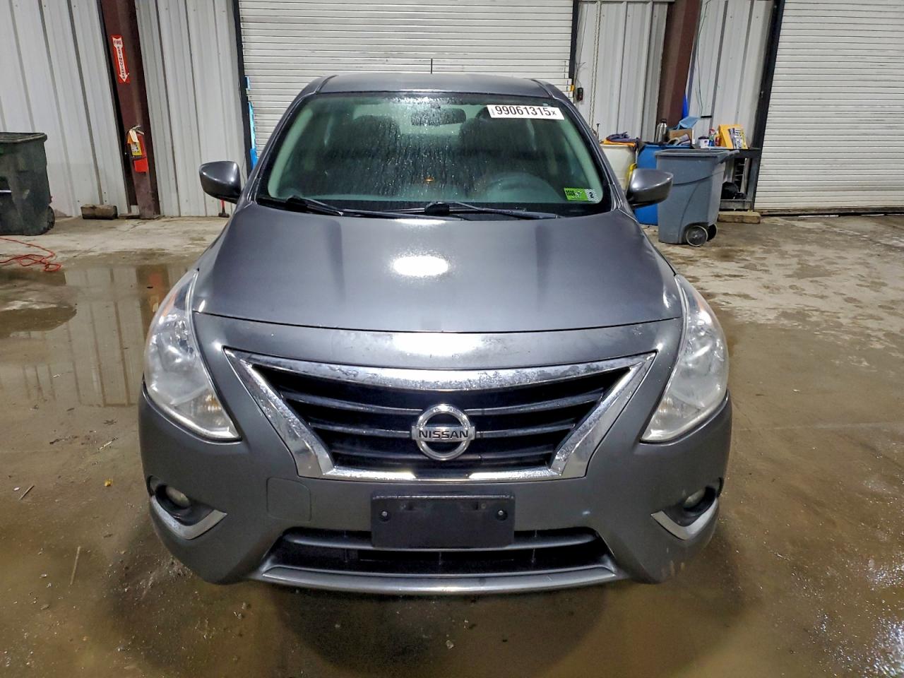 Nissan Versa S Image 3