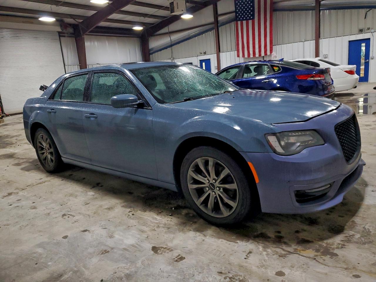 Chrysler 300 S Image 2