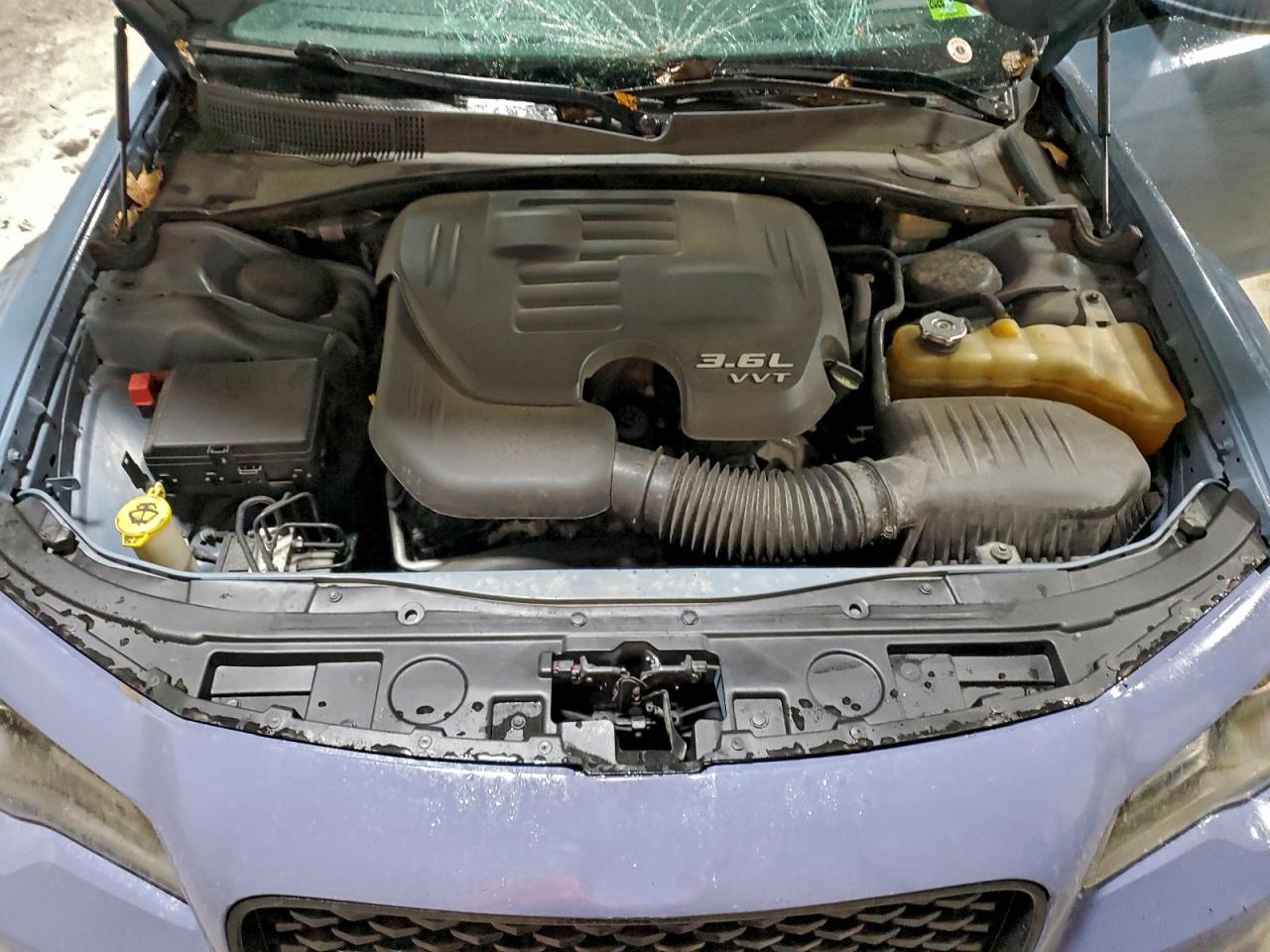 Chrysler 300 S Image 5