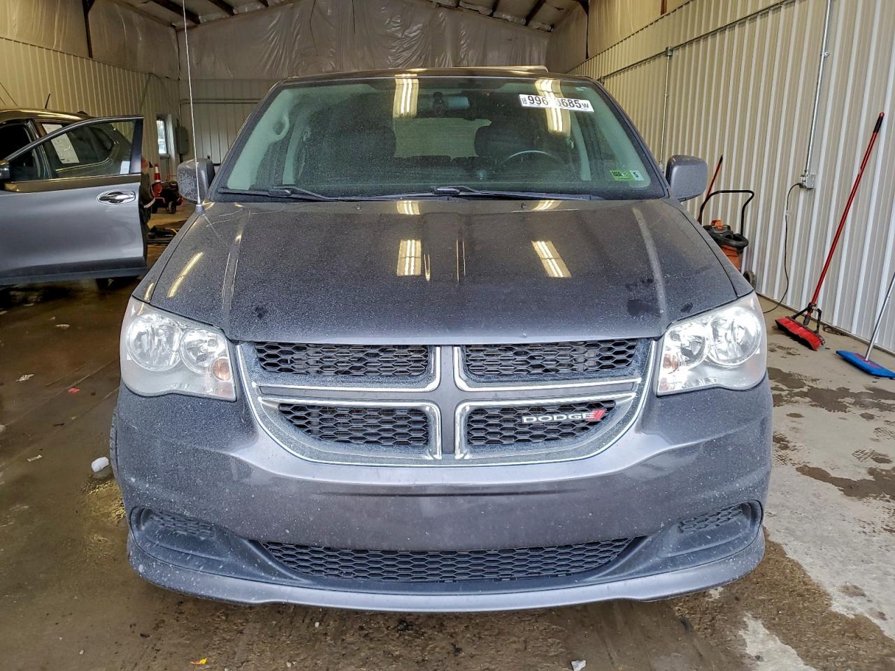 Dodge Caravan Sxt Image 4