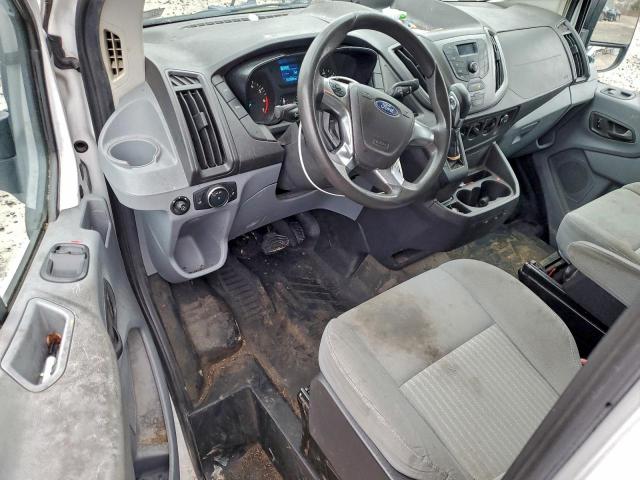 Ford Transit T-250 Image 4