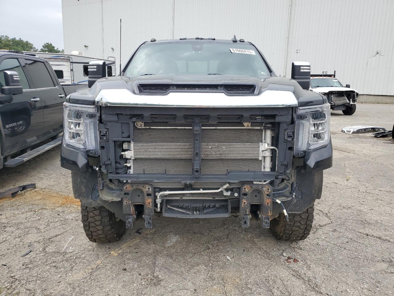 GMC Sierra K3500 Denali Image 3