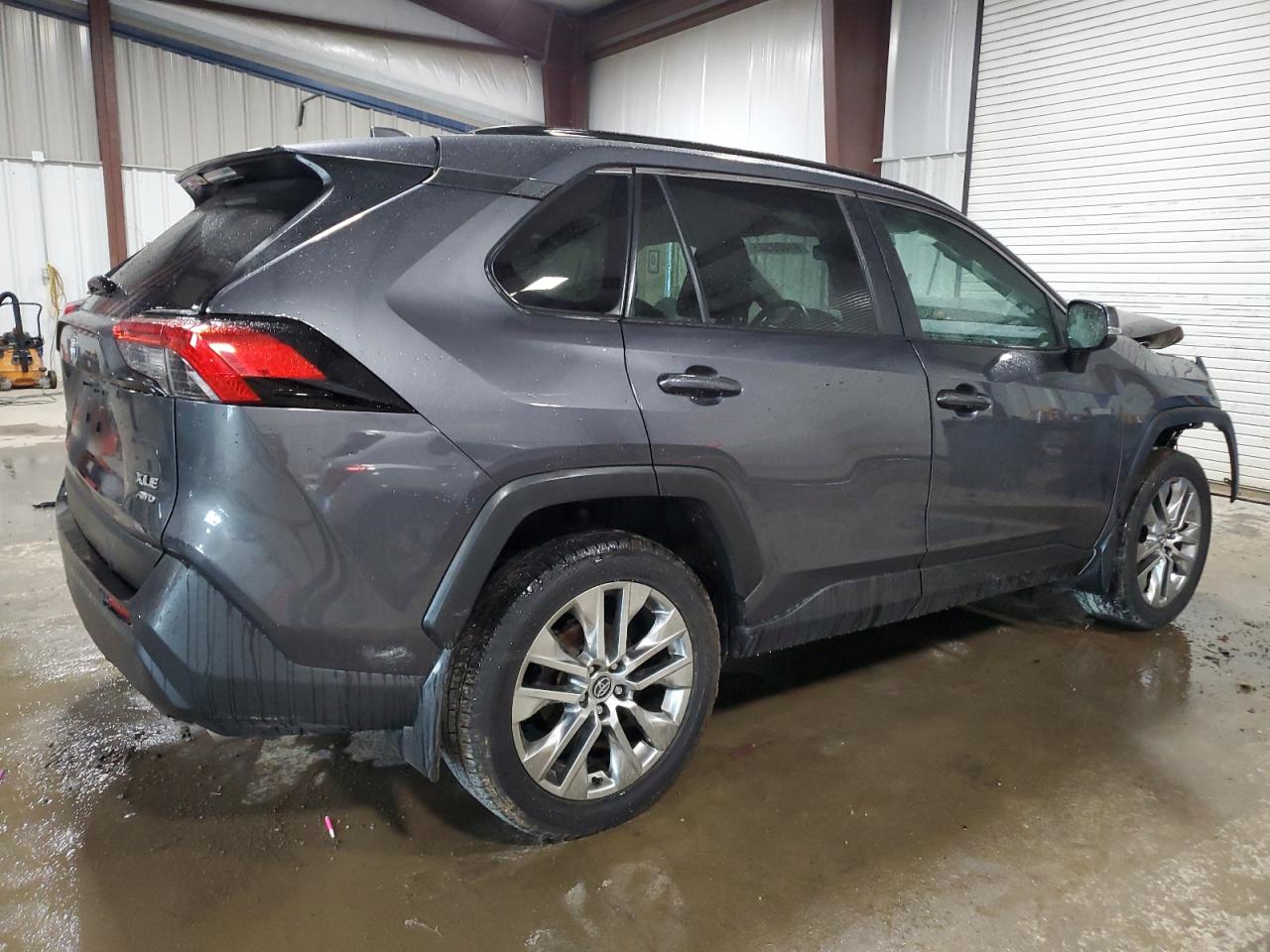 Toyota RAV4 Xle Premium Image 5