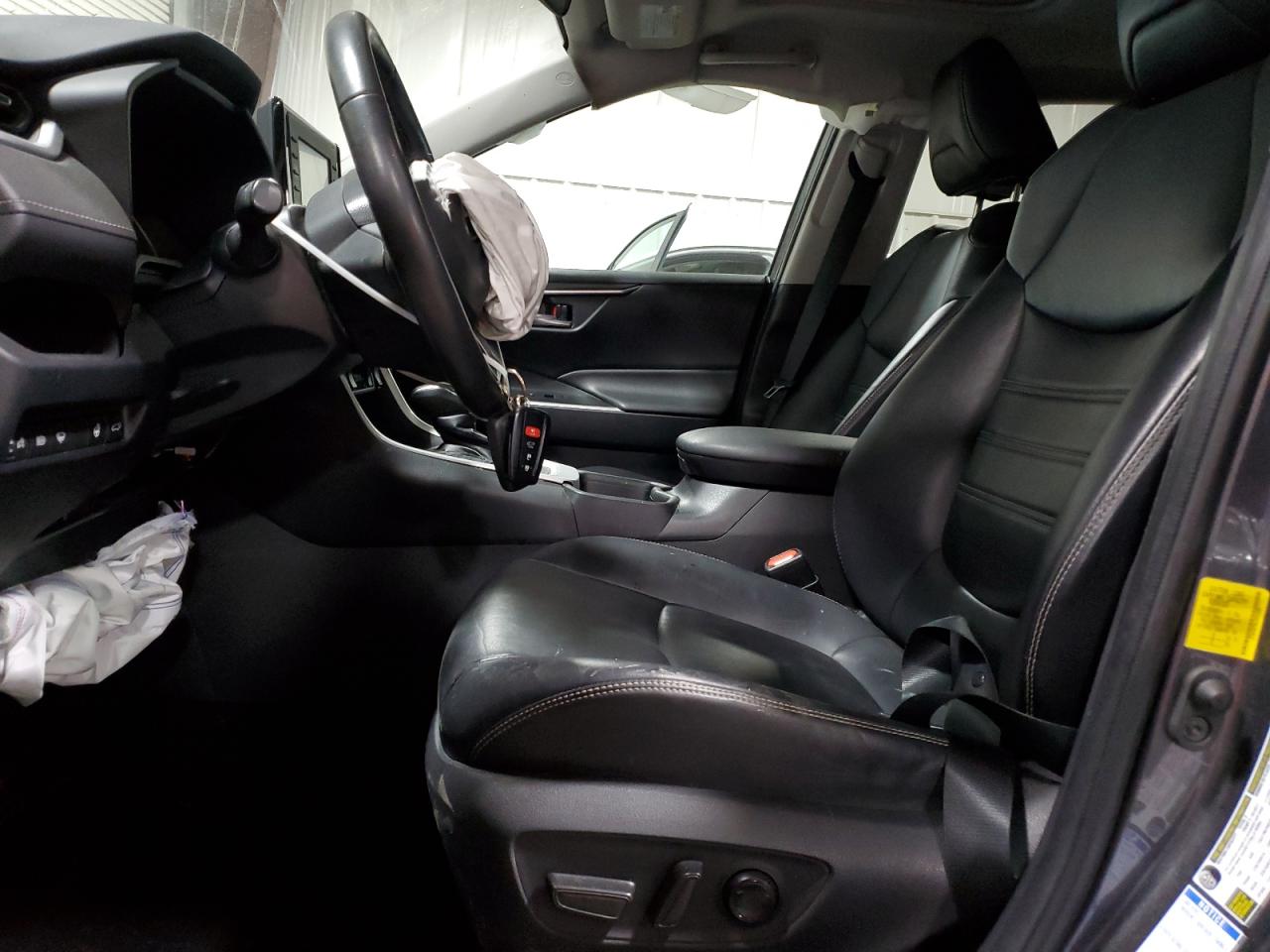 Toyota RAV4 Xle Premium Image 7