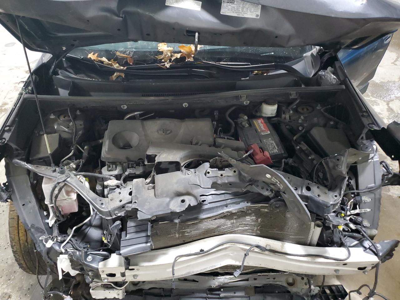 Toyota RAV4 Xle Premium Image 2